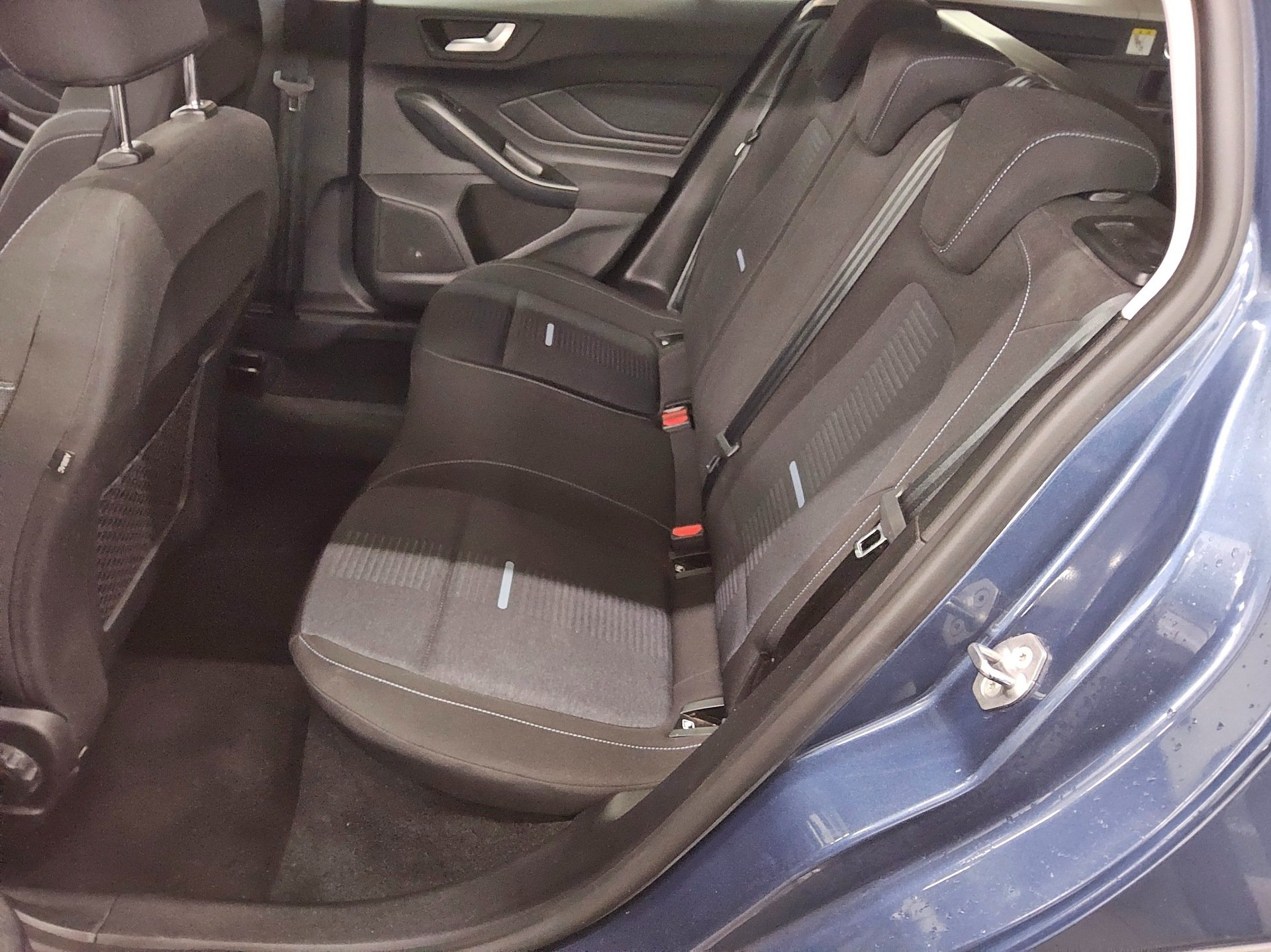 Ford Focus 1.5 EB Active Navie LED Shz AHK 13