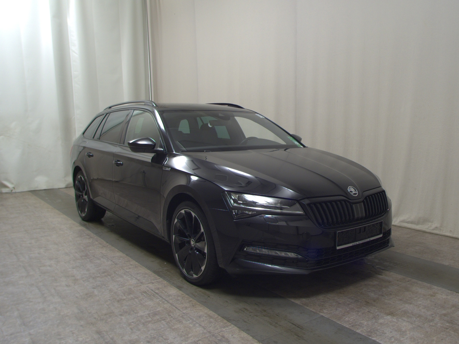 Skoda Superb Kombi 2.0 TSI SportLine Navi LED Virtual 3