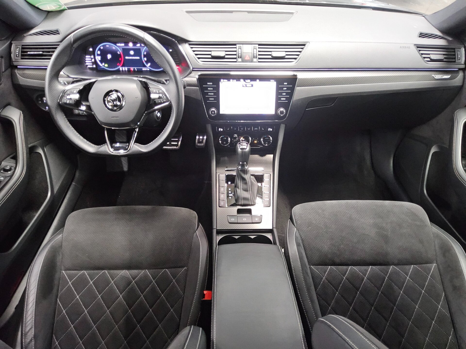 Skoda Superb Kombi 2.0 TSI SportLine Navi LED Virtual 5