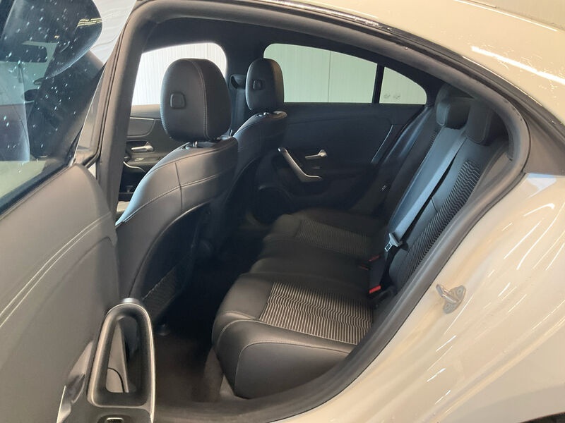 Mercedes-Benz CLA 200 d Progressive T-Leder Navi LED 7