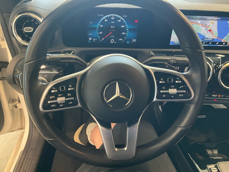 Mercedes-Benz CLA 200 d Progressive T-Leder Navi LED 8