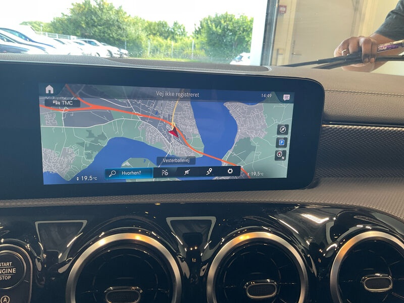 Mercedes-Benz CLA 200 d Progressive T-Leder Navi LED 10