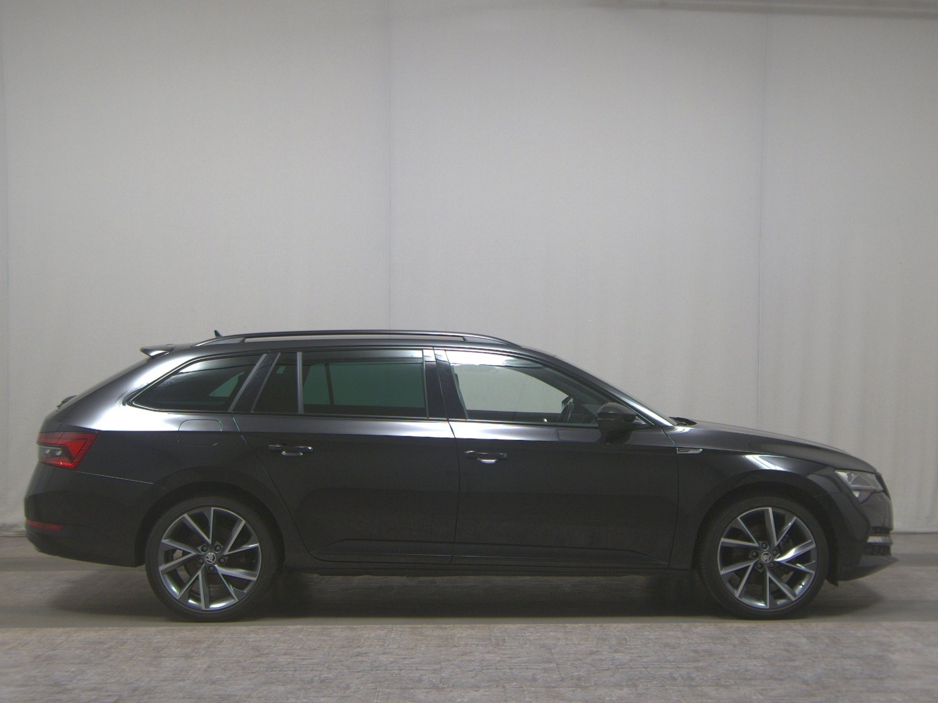 Skoda Superb Kombi 1.4 TSI iV SportLine Navi LED RFK