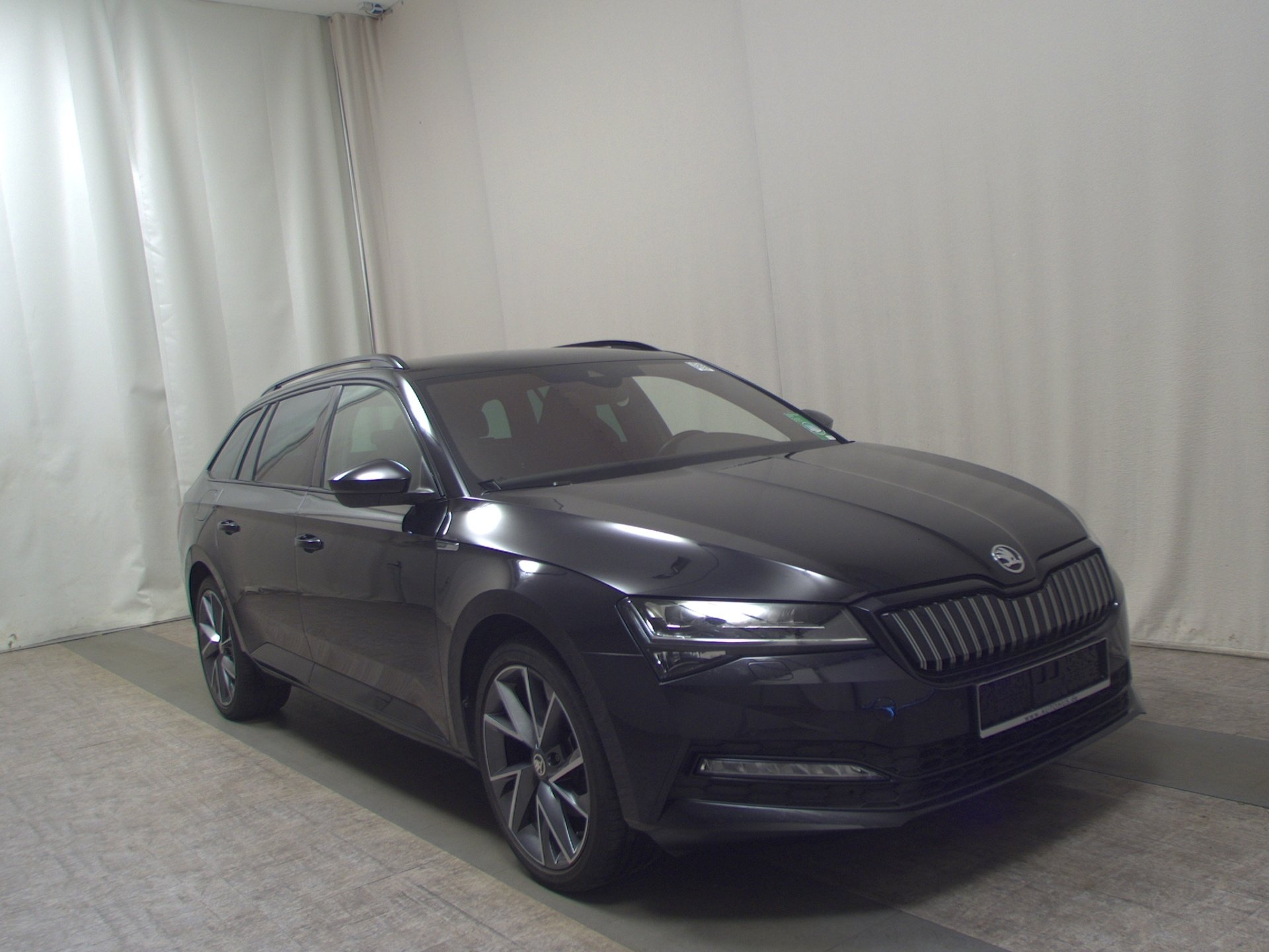 Skoda Superb Kombi 1.4 TSI iV SportLine Navi LED RFK 3