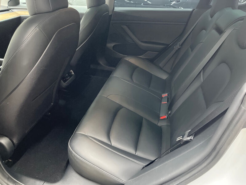 Tesla Model 3 Leder Navi LED Shz 10
