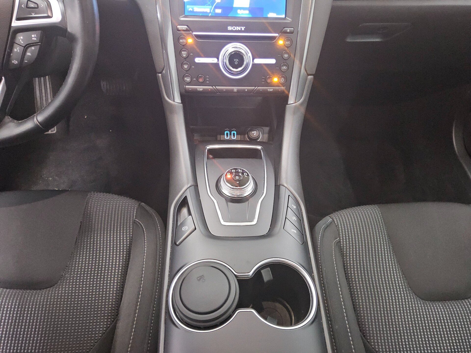 Ford Mondeo Turnier 2.0 EB Titanium Navi LED 4xSHZ 6