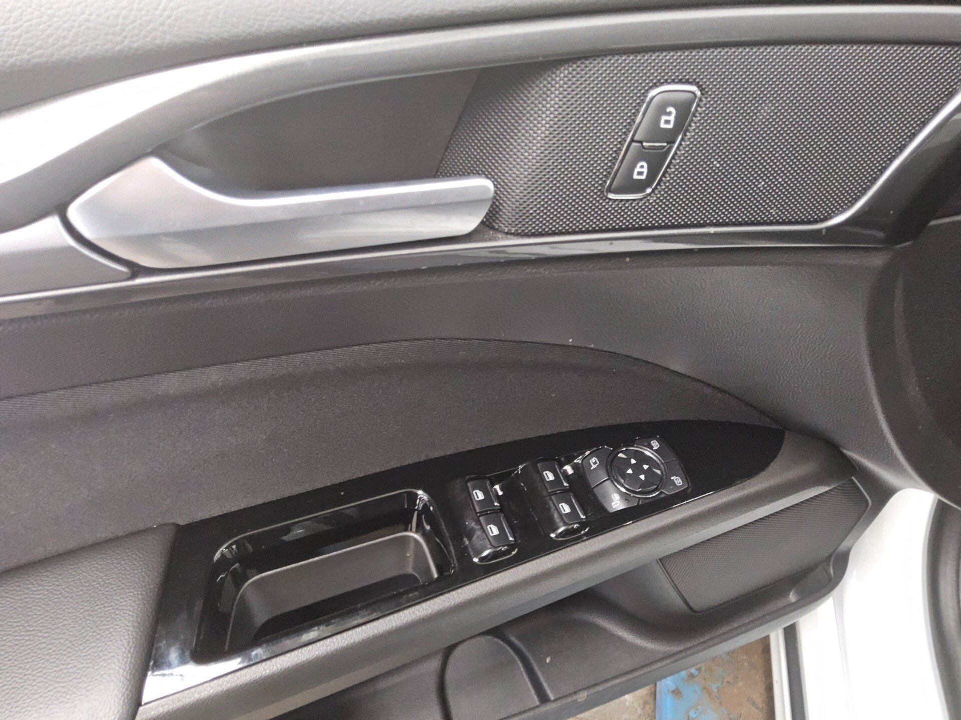 Ford Mondeo Turnier 2.0 EB Titanium Navi LED 4xSHZ 9