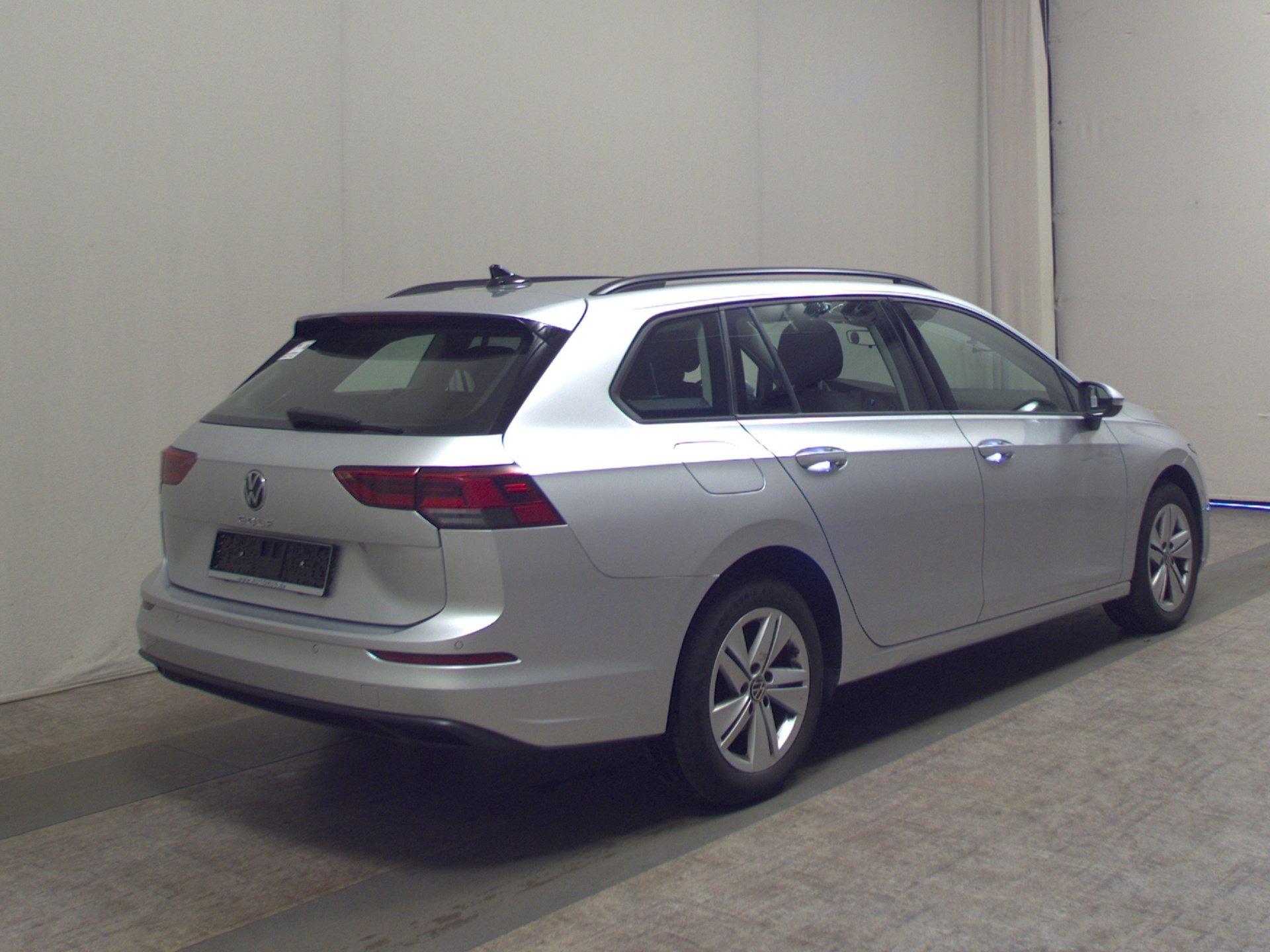 Volkswagen Golf-8 Var. 2.0 TDI Life Navi LED Shz ACC PDC DC 4