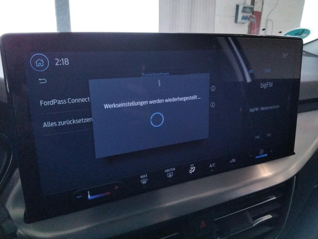 Ford Focus Turnier 1.5 EB Titanium X Navi LED RFK 10