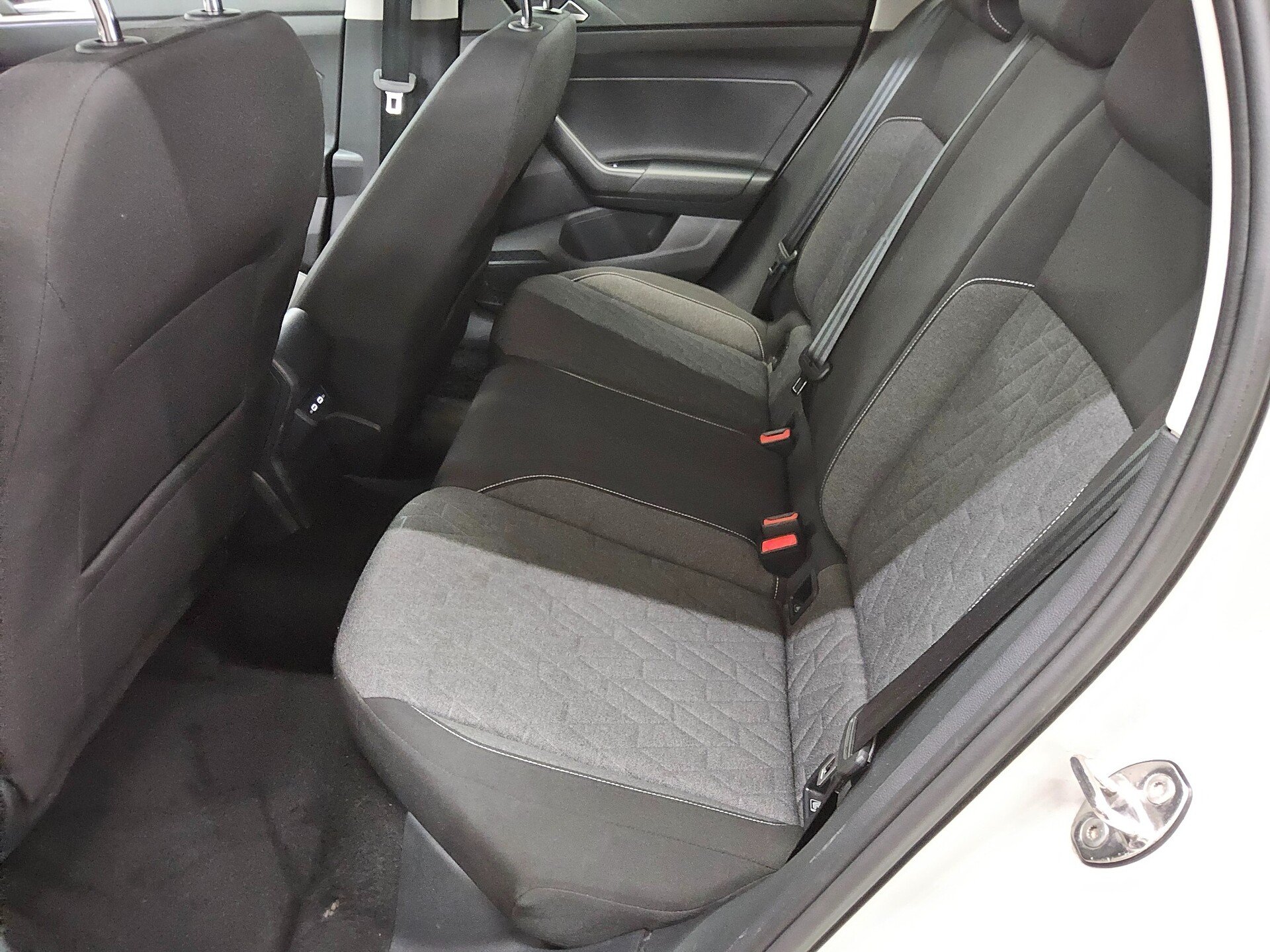 Volkswagen Taigo 1.0 TSI Move Navi DC LED DAB PDC SHZ 13