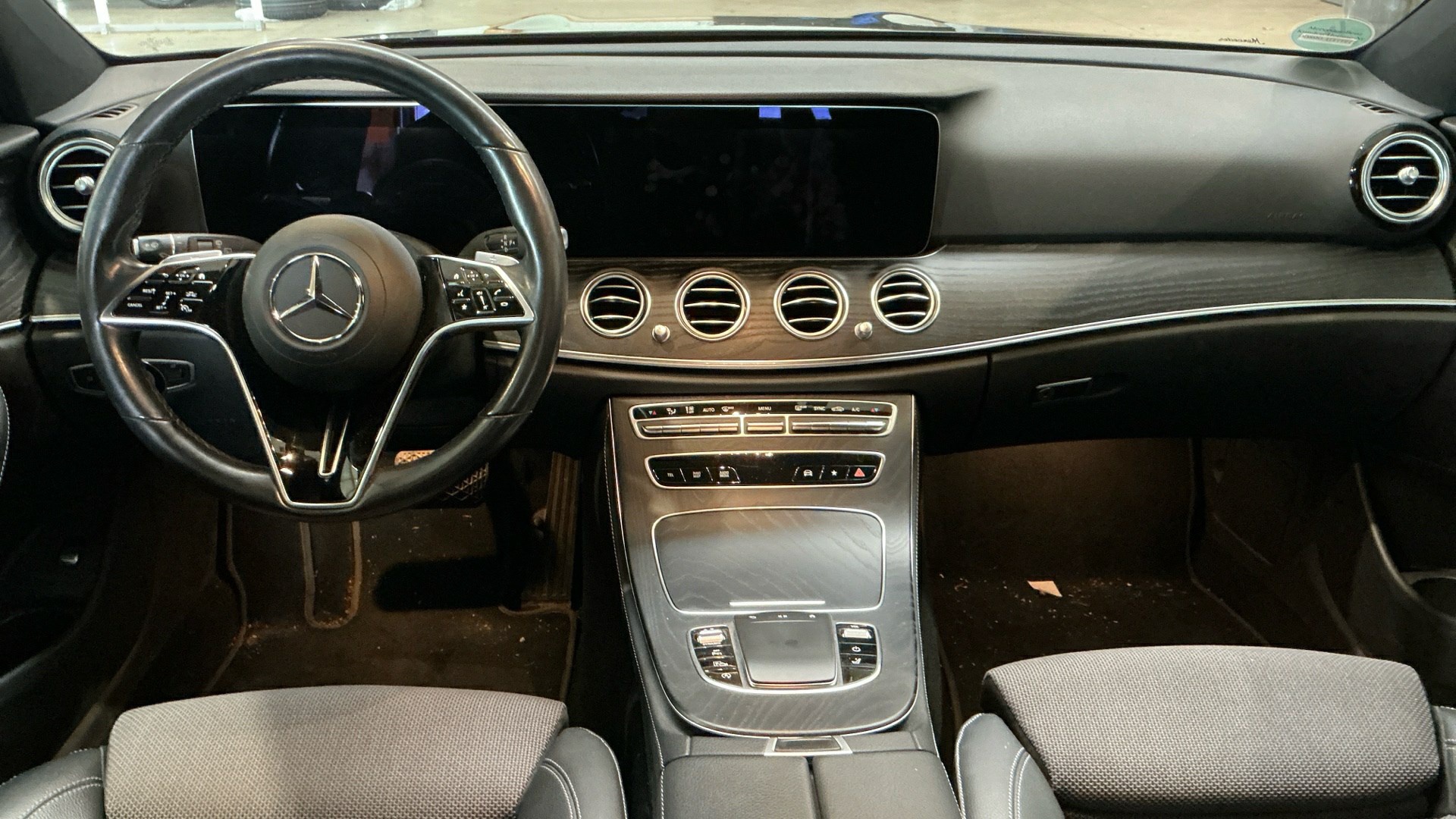 Mercedes-Benz E 220 T d Avantgarde T-Leder Navi MB-LED Pano 6