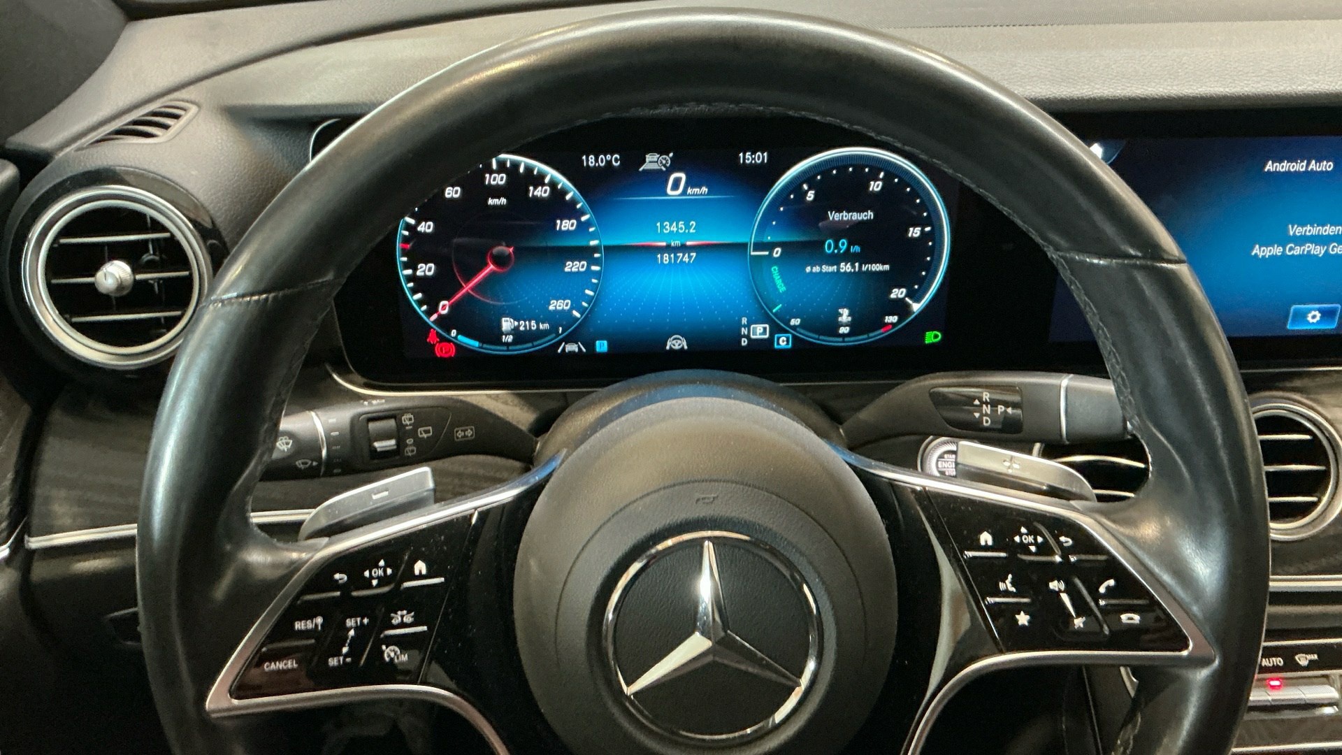 Mercedes-Benz E 220 T d Avantgarde T-Leder Navi MB-LED Pano 8