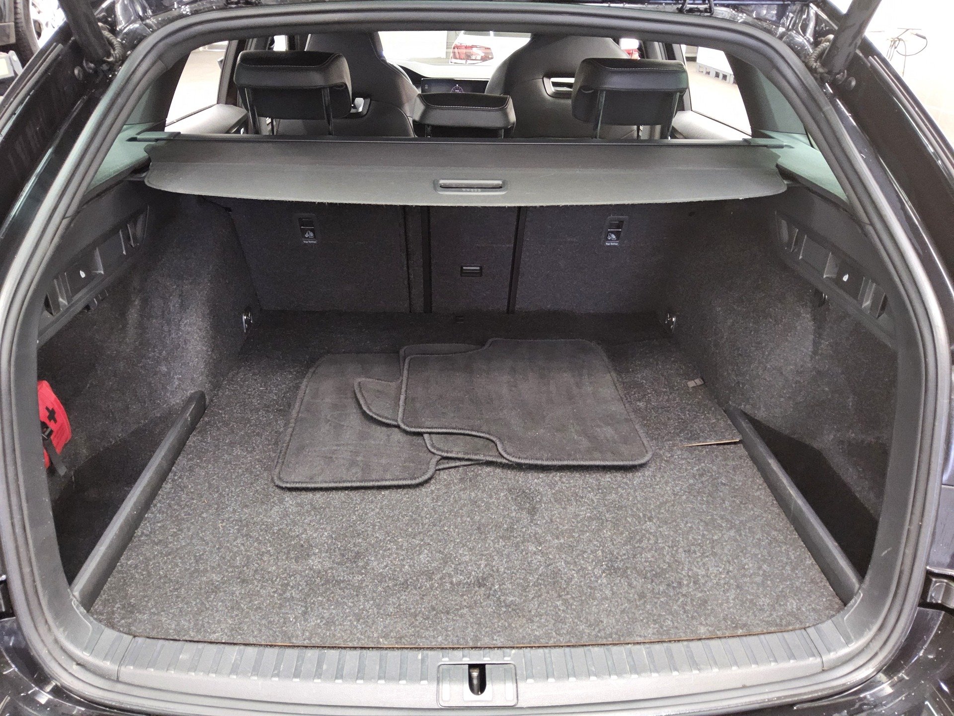 Skoda Octavia Kombi 1.4 TSI iV RS Navi LED HuD Canton 12