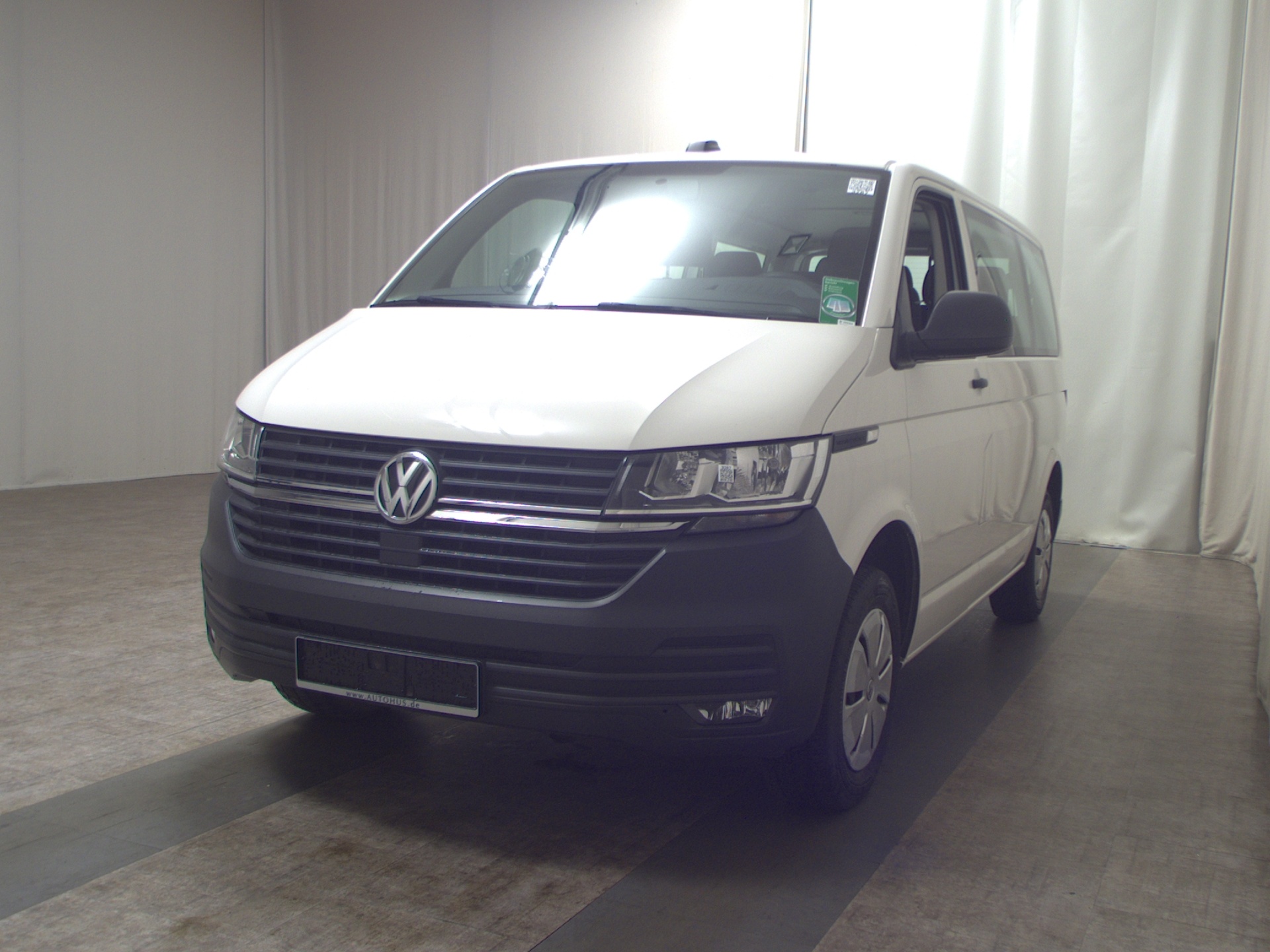 Volkswagen T6.1 Kombi 2.0 TDI 8-Sitze Navi AHK Tempomat 2