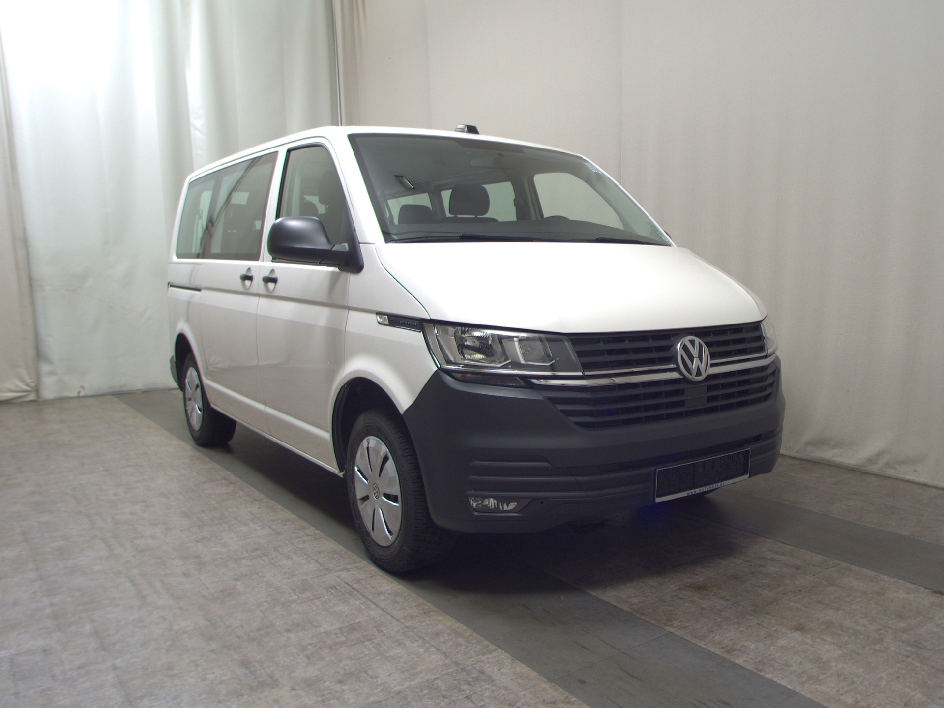 Volkswagen T6.1 Kombi 2.0 TDI 8-Sitze Navi AHK Tempomat 3