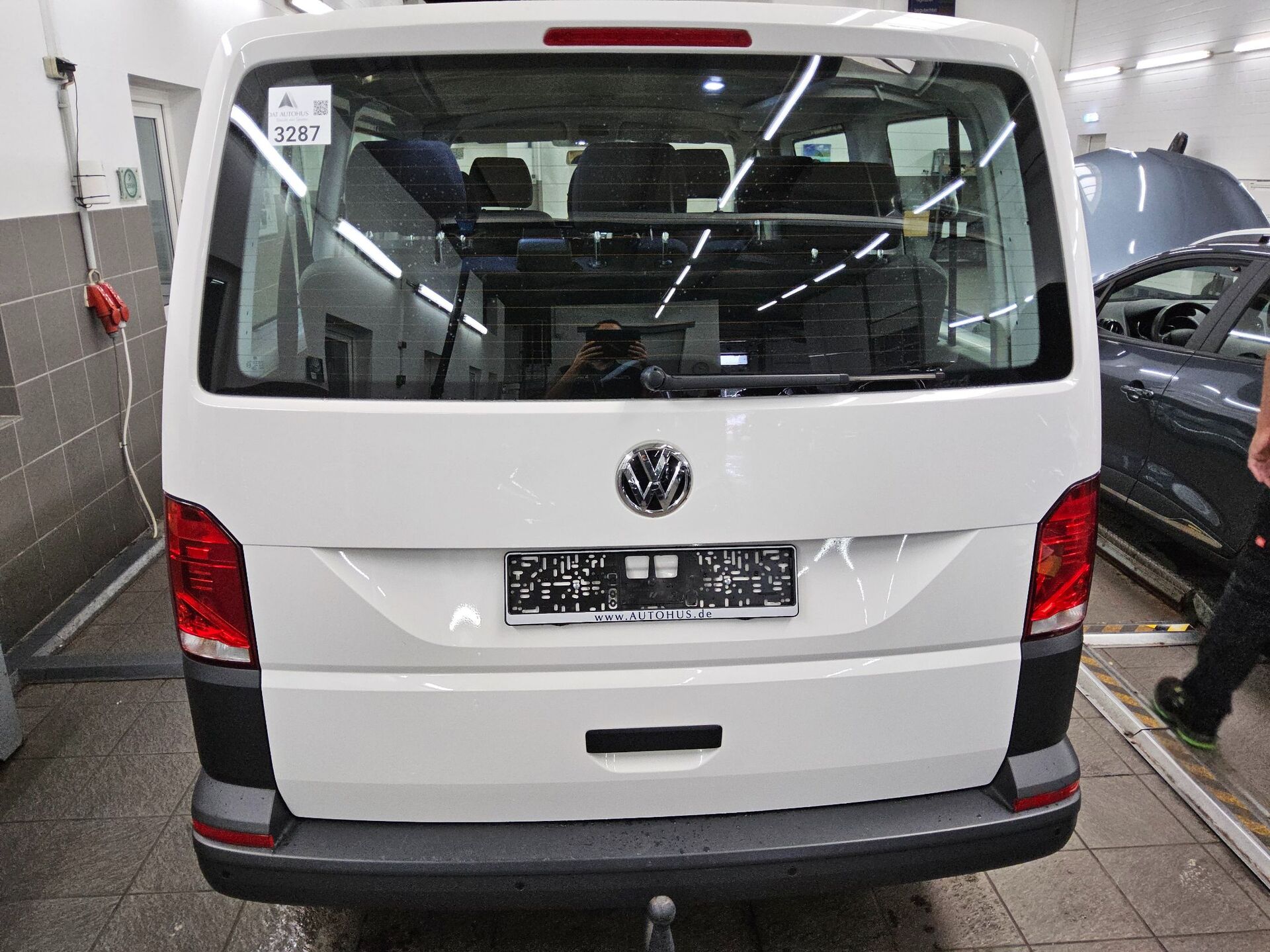 Volkswagen T6.1 Kombi 2.0 TDI 8-Sitze Navi AHK Tempomat 10