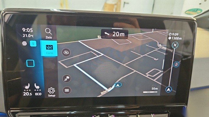 Volkswagen ID.3 Life NAVI LED SHZ PDC ACC 9