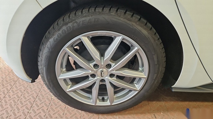 Volkswagen ID.3 Life NAVI LED SHZ PDC ACC 12