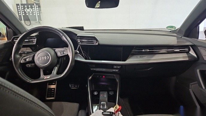Audi A3 Sportback 35 TDI S-Line NAVI LED SHZ PDC 5