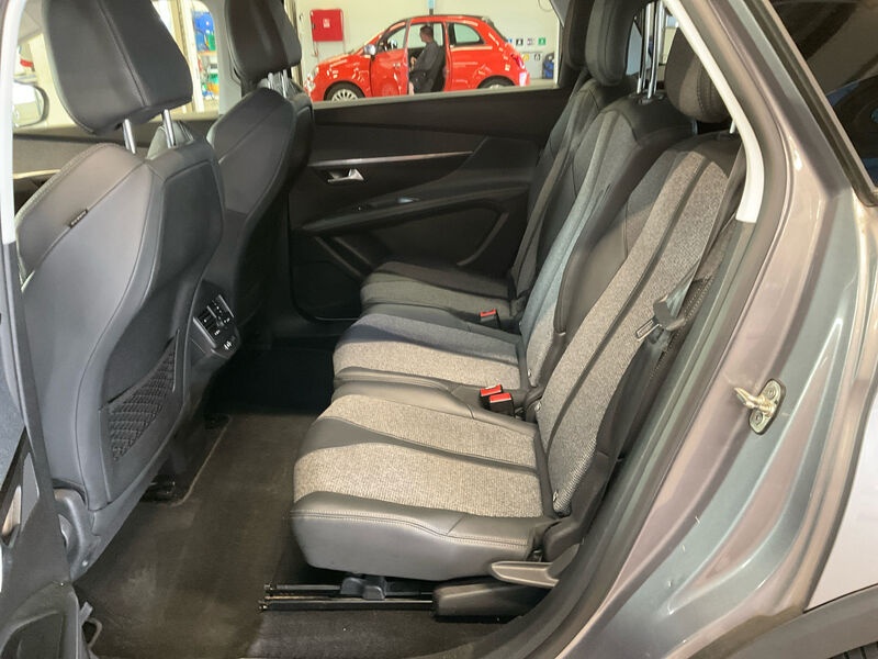 Peugeot 5008 BlueHDi 130 Allure KLIMAAUT RADIO TEMPO MFL SHZ 7