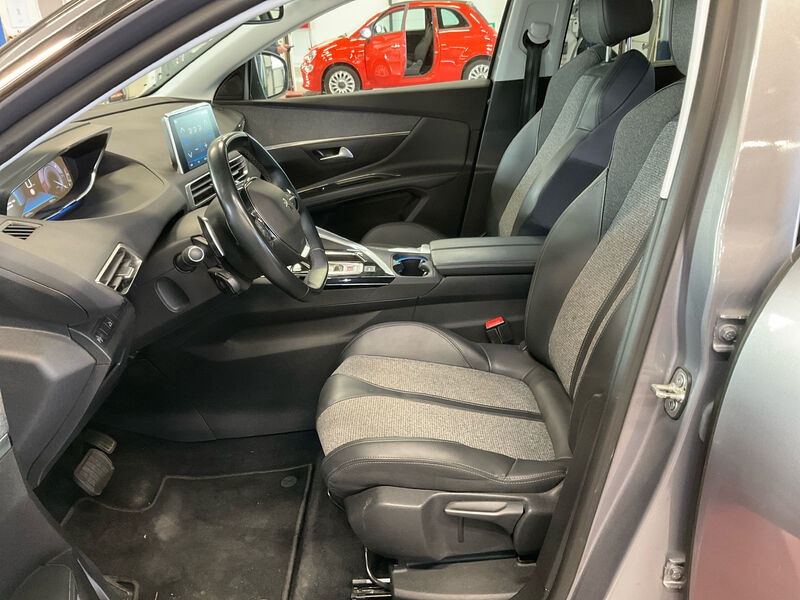 Peugeot 5008 BlueHDi 130 Allure KLIMAAUT RADIO TEMPO MFL SHZ 6