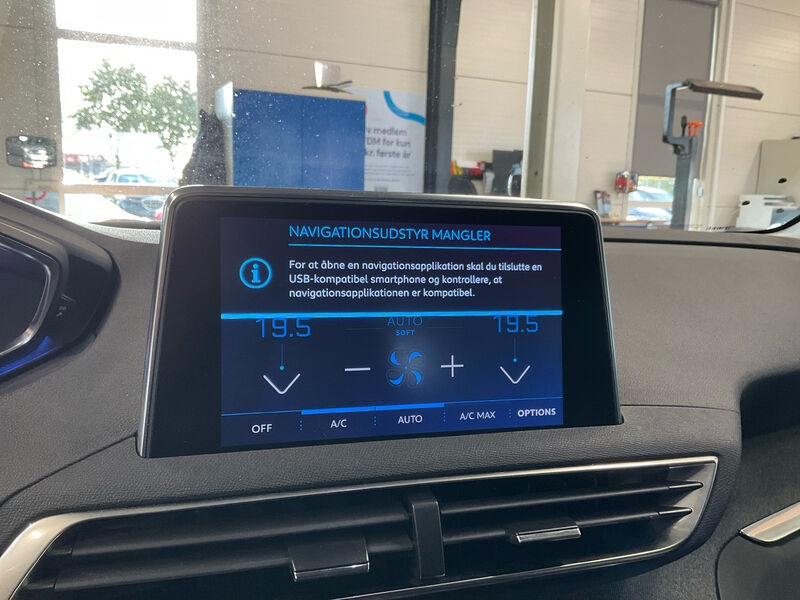 Peugeot 5008 BlueHDi 130 Allure KLIMAAUT RADIO TEMPO MFL SHZ 10