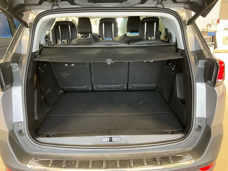Peugeot 5008 BlueHDi 130 Allure KLIMAAUT RADIO TEMPO MFL SHZ 11