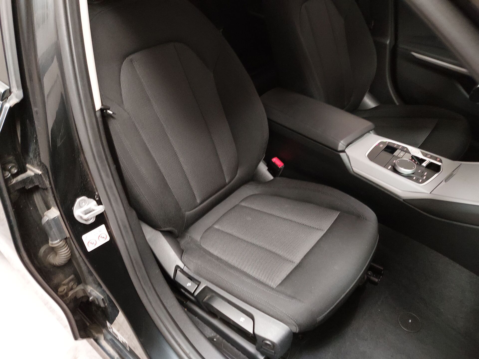 BMW 320d xDr M-Sport NAVI LED SHZ PDC 11