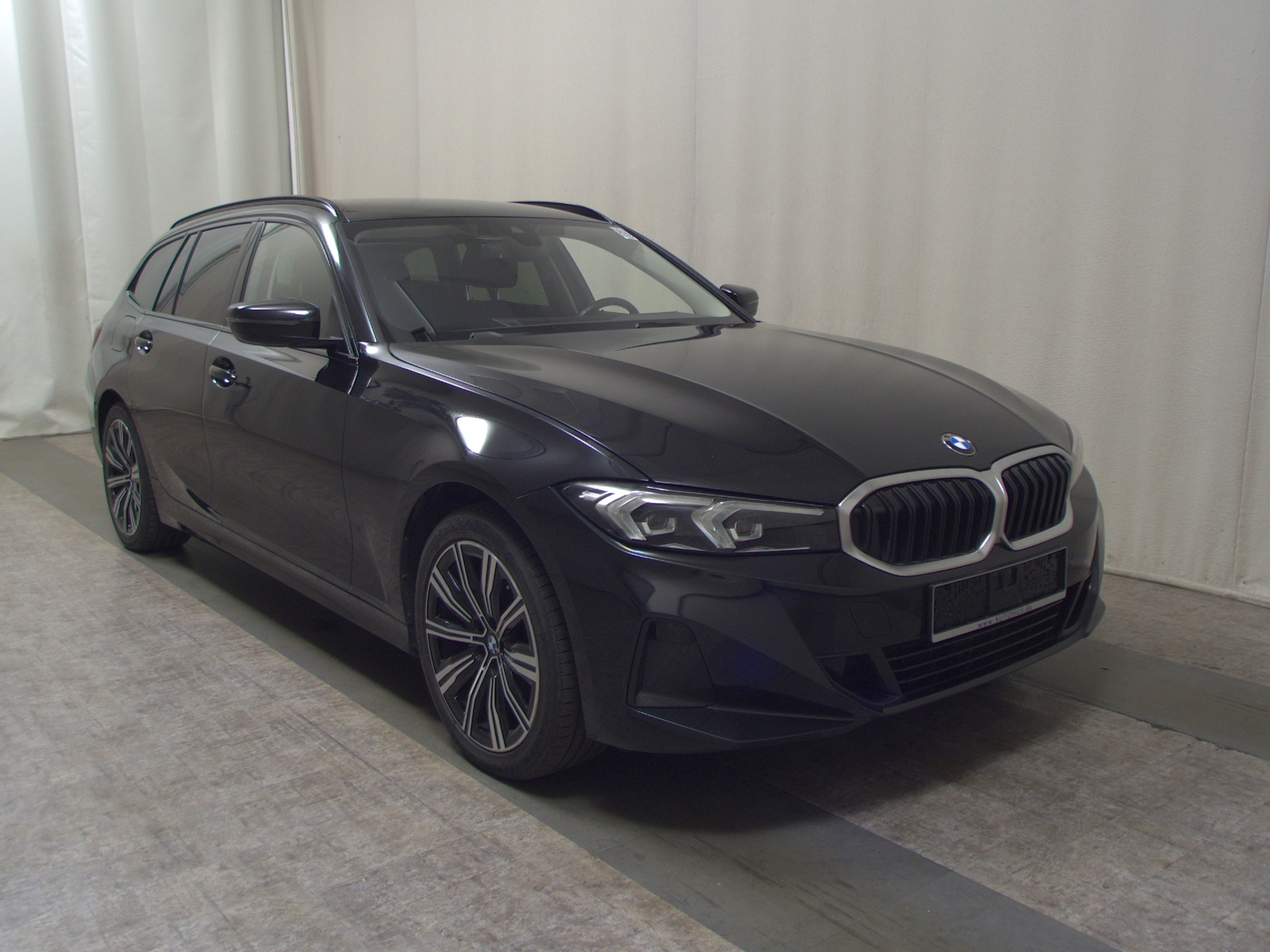 BMW 320d xDr M-Sport NAVI LED SHZ PDC 3
