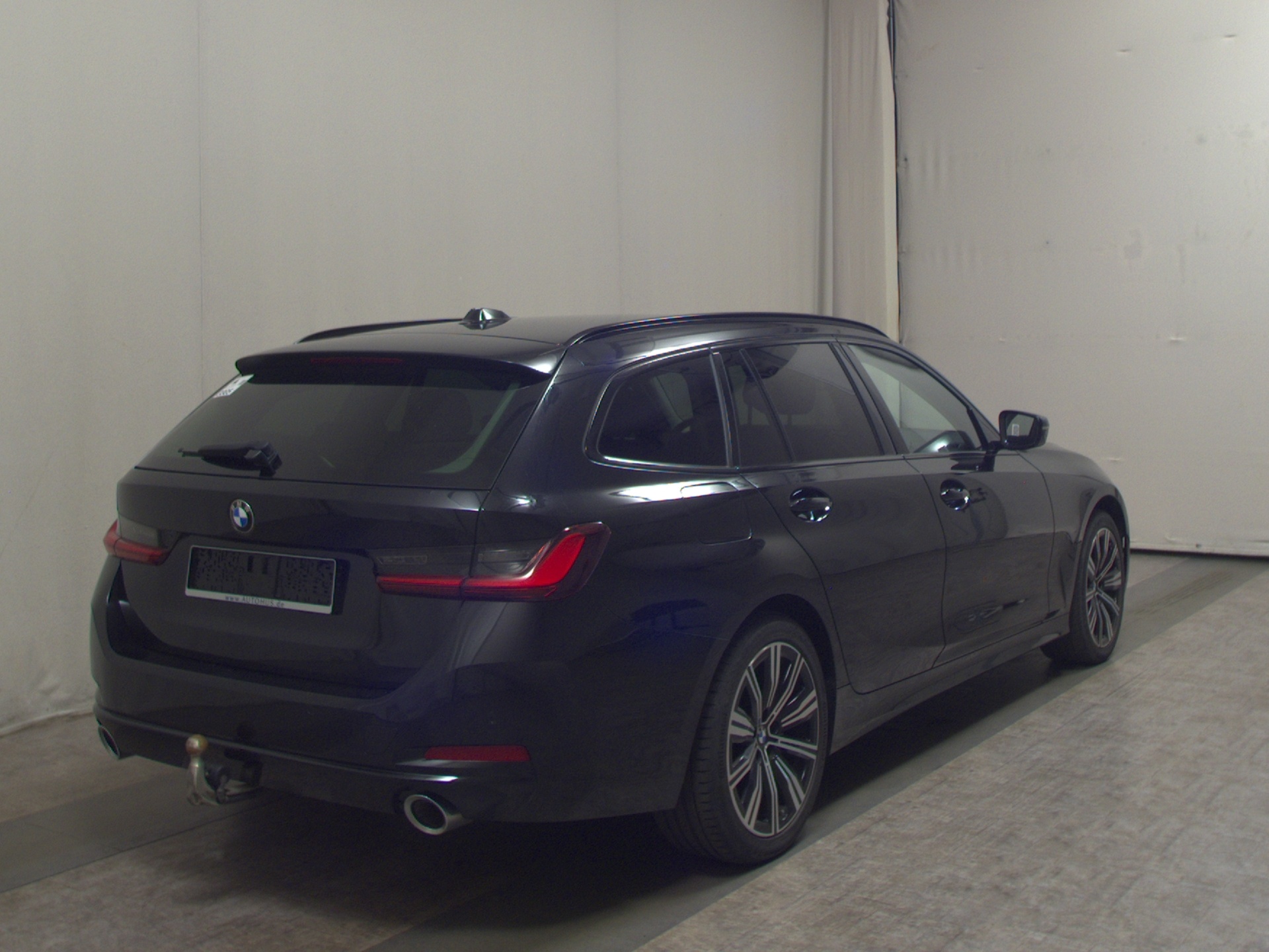 BMW 320d xDr M-Sport NAVI LED SHZ PDC 4