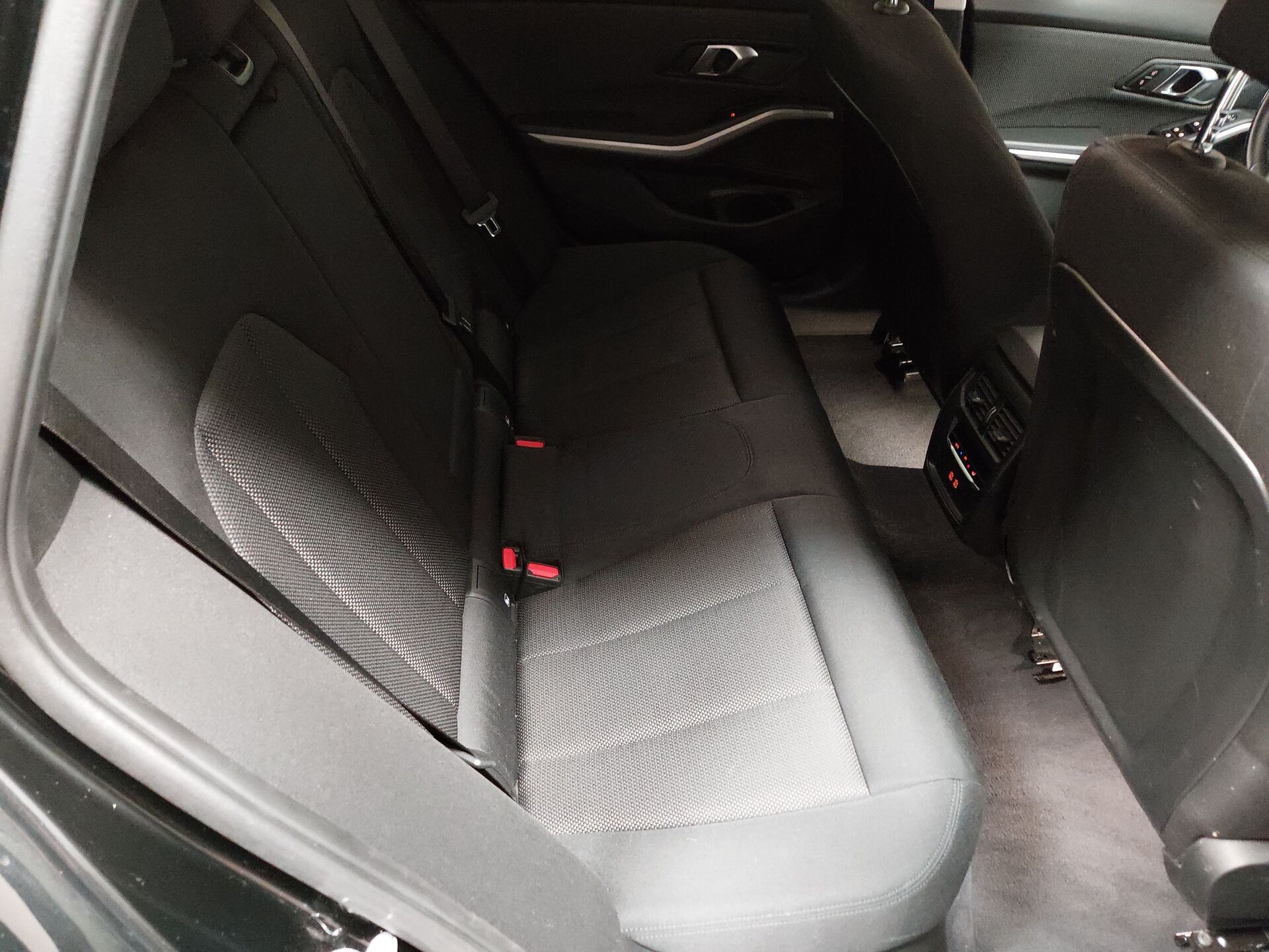 BMW 320d xDr M-Sport NAVI LED SHZ PDC 13