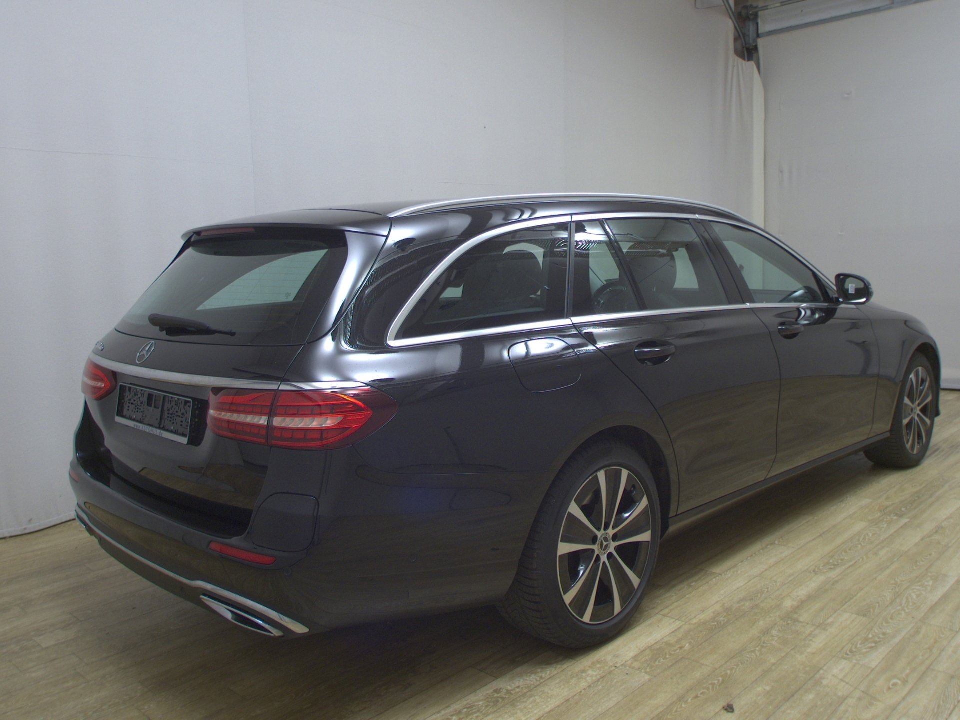 Mercedes-Benz E 300 T de Avantgarde Navi Widescreen LED 360° 4
