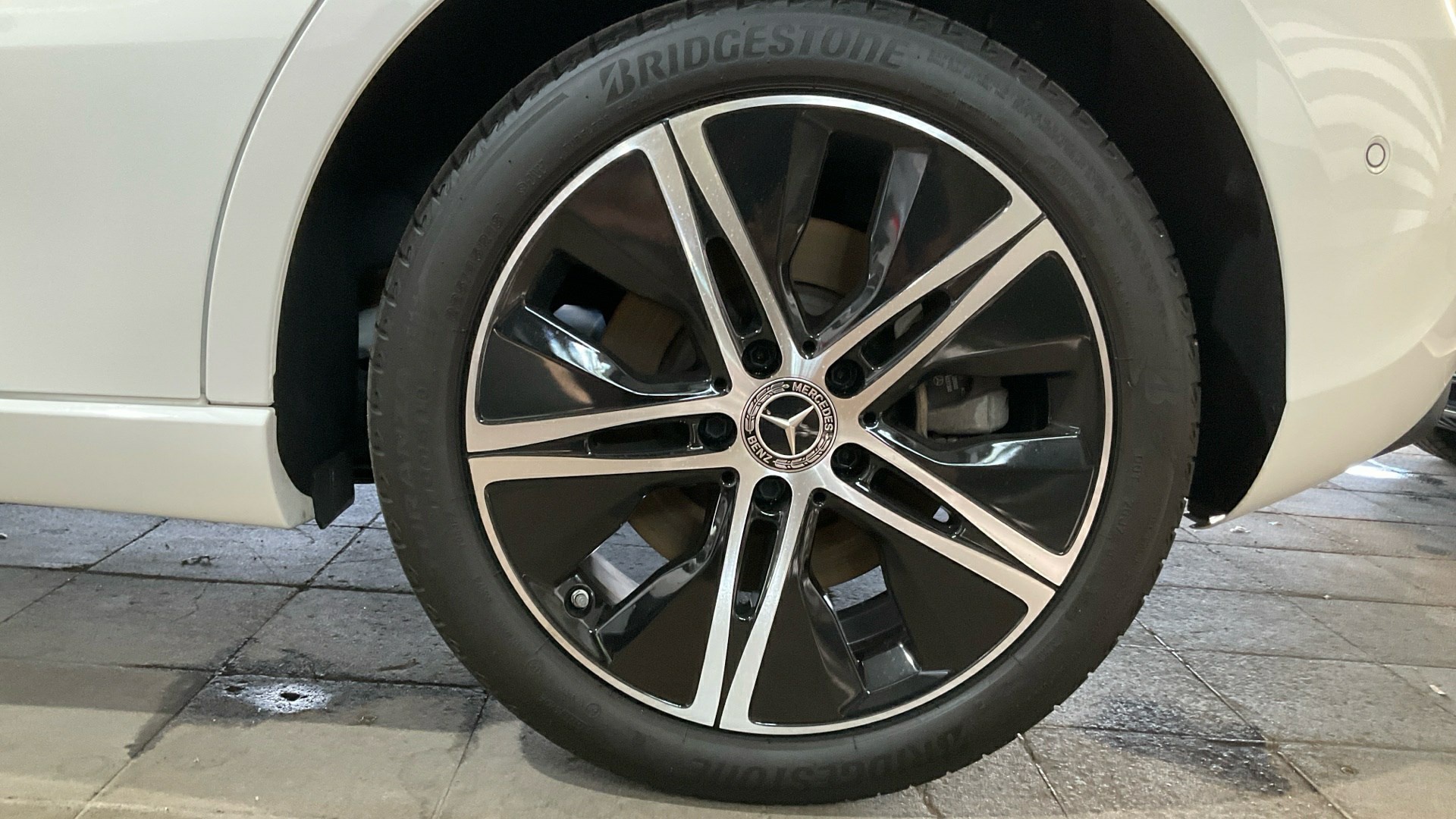 Mercedes-Benz A 250 e Progressive T-Leder Navi LED 12
