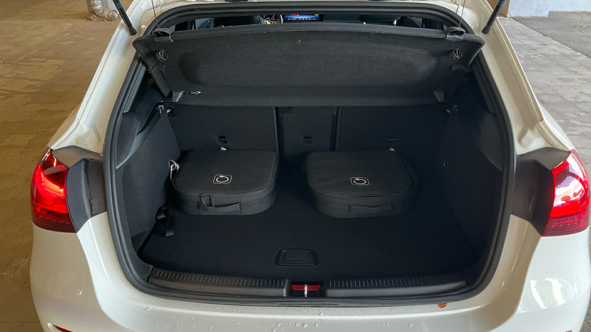 Mercedes-Benz A 250 e Progressive T-Leder Navi LED 10