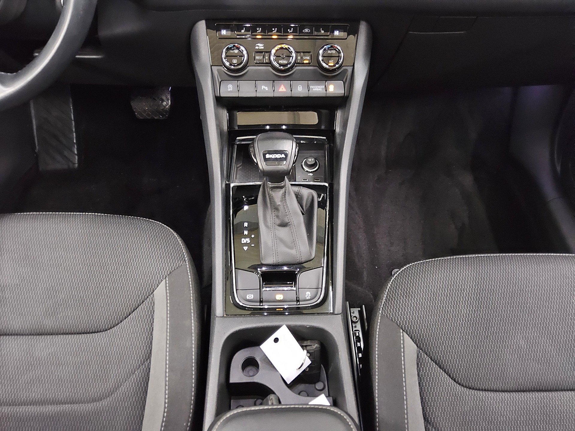 Skoda Kodiaq 2.0 TDI Ambition Navi vc Pano LED 4xSHZ 6