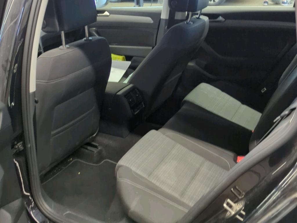 Volkswagen Passat 2.0 TDI Business Navi LED AID AHK 7