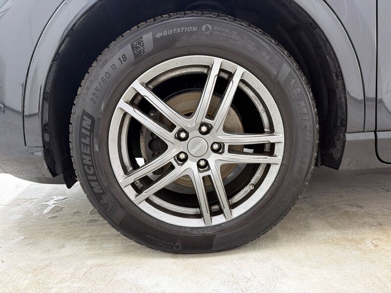 Ford Kuga 2.0 EB ST-Line X T-Leder Navi LED 12