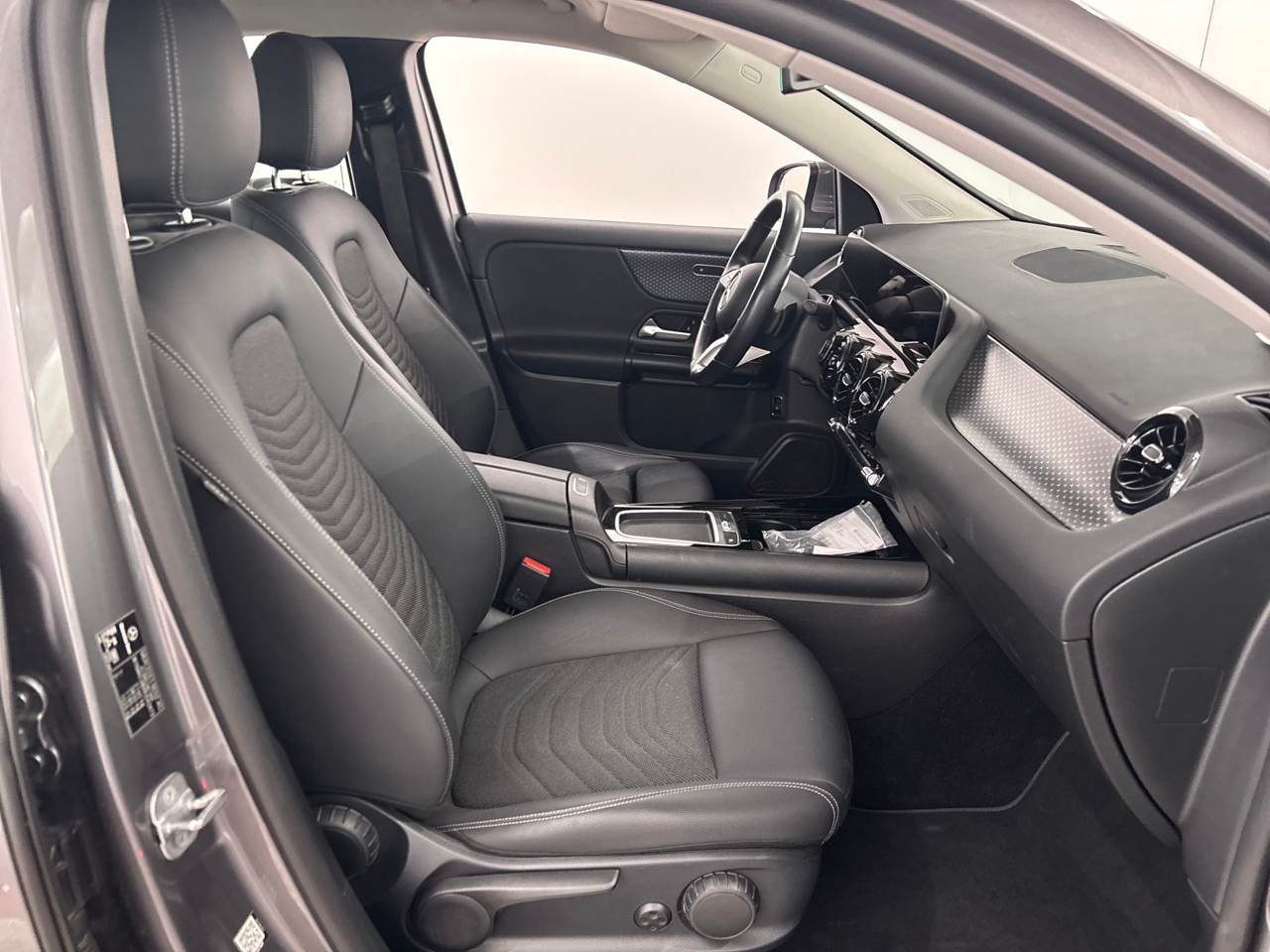Mercedes-Benz GLA 180 d NAVI KLIMAAUT LED SHZ KAMERA 6