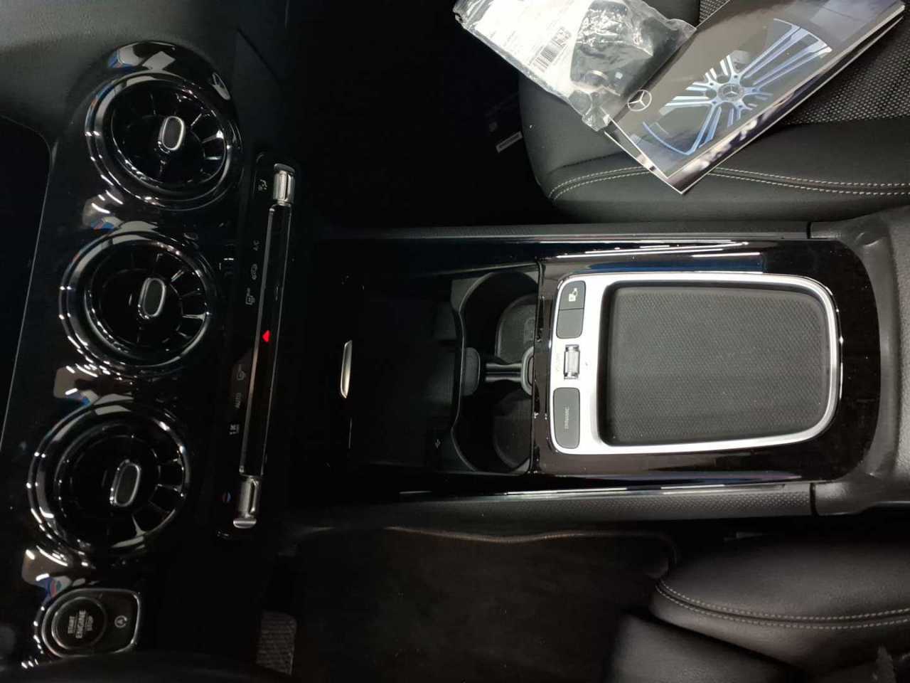 Mercedes-Benz GLA 180 d NAVI KLIMAAUT LED SHZ KAMERA 9