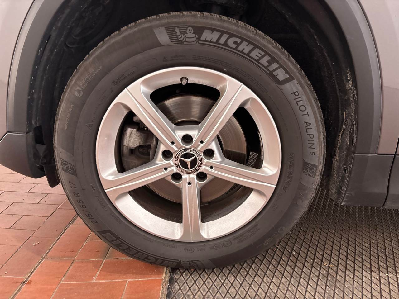 Mercedes-Benz GLA 180 d NAVI KLIMAAUT LED SHZ KAMERA 12