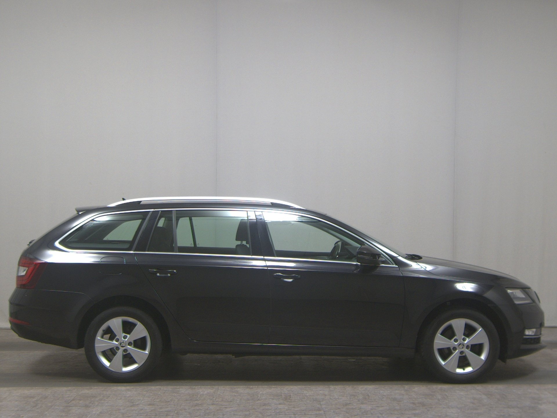 Skoda Octavia Kombi 2.0 TDI Style Navi LED