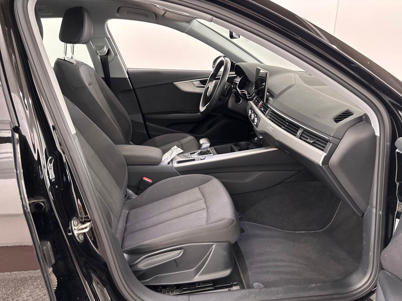 Audi A4 Avant 40 TDI Qu. NAVI KLIMAAUT LED SHZ PDC 6