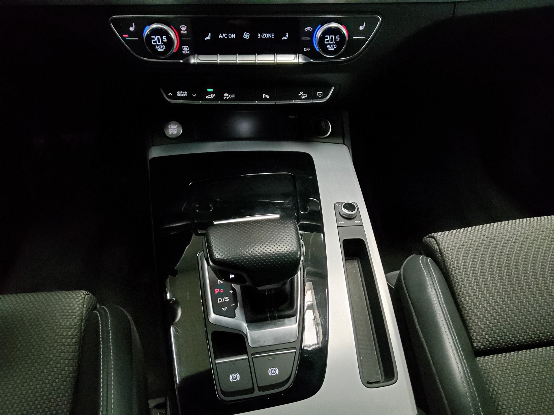 Audi Q5 50 TFSI e Qu. S-Line Navi Matrix vc RfK AHK 6