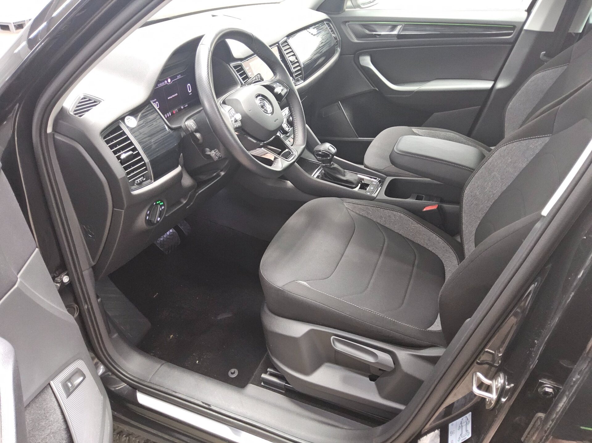 Skoda Kodiaq 2.0 TDI 4x4 Drive Navi LED vc ACC StHzg 8