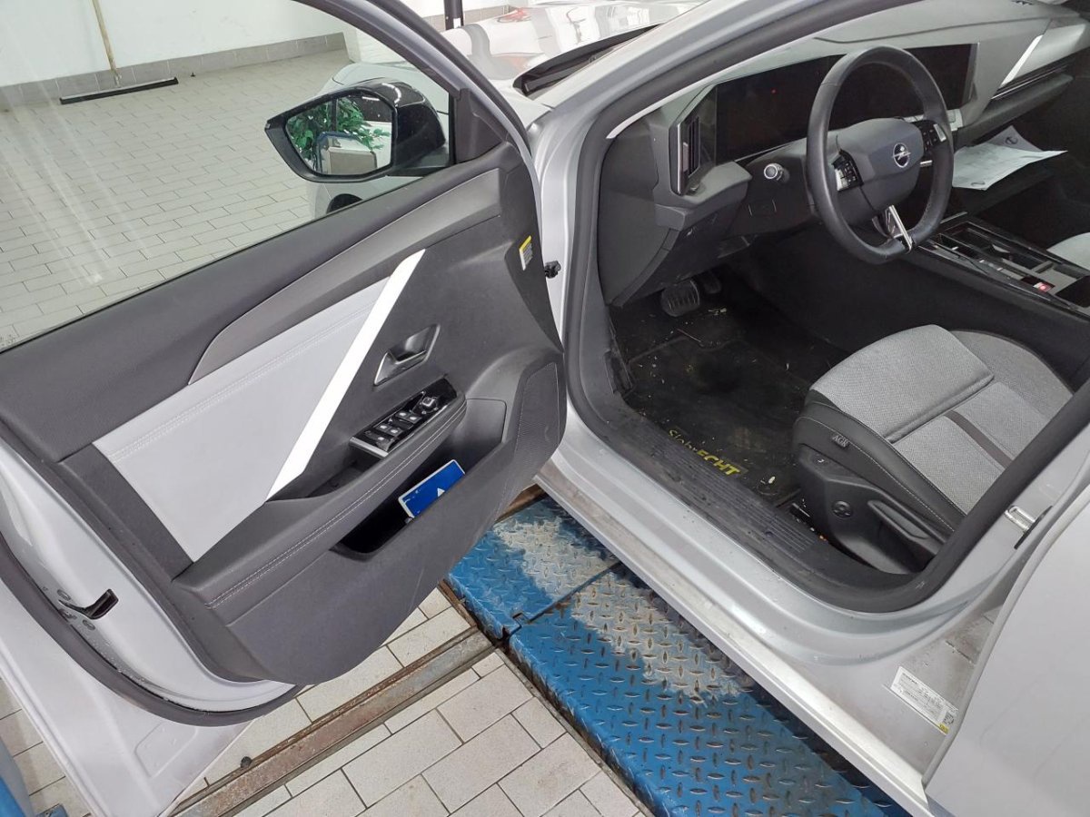 Opel Astra ST 1.5 D Elegance NAVI RFK LED 8