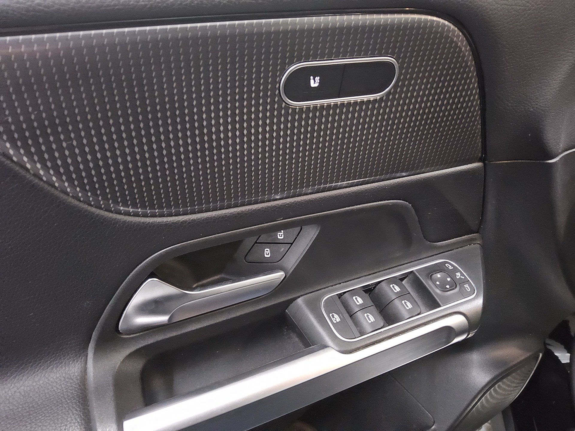 Mercedes-Benz GLB 220 d Progressive T-Leder Navi LED RfK AHK 10