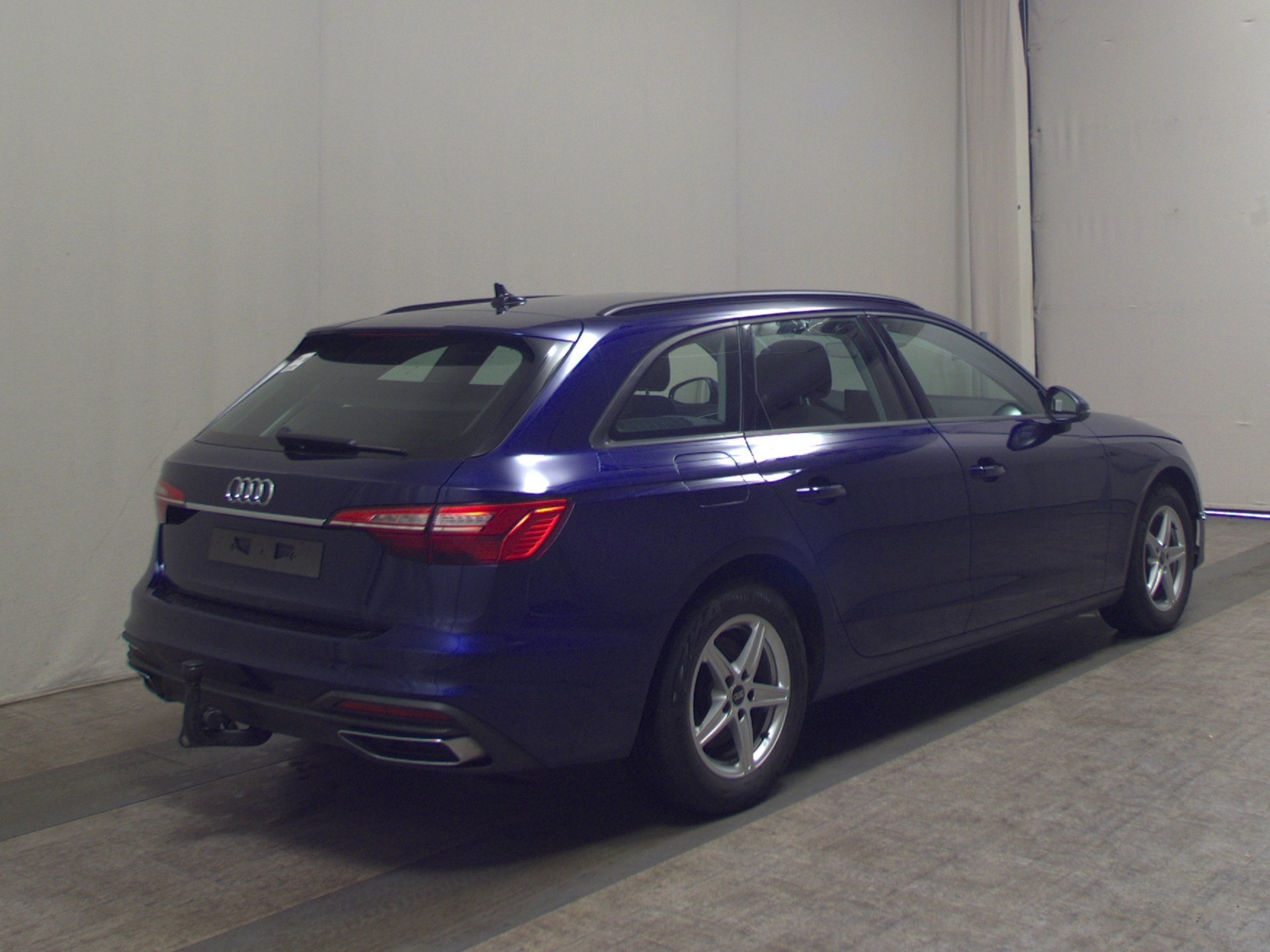 Audi A4 Avant 35 TDI Navi LED Shz Pano AHK el.Heck PDC 4