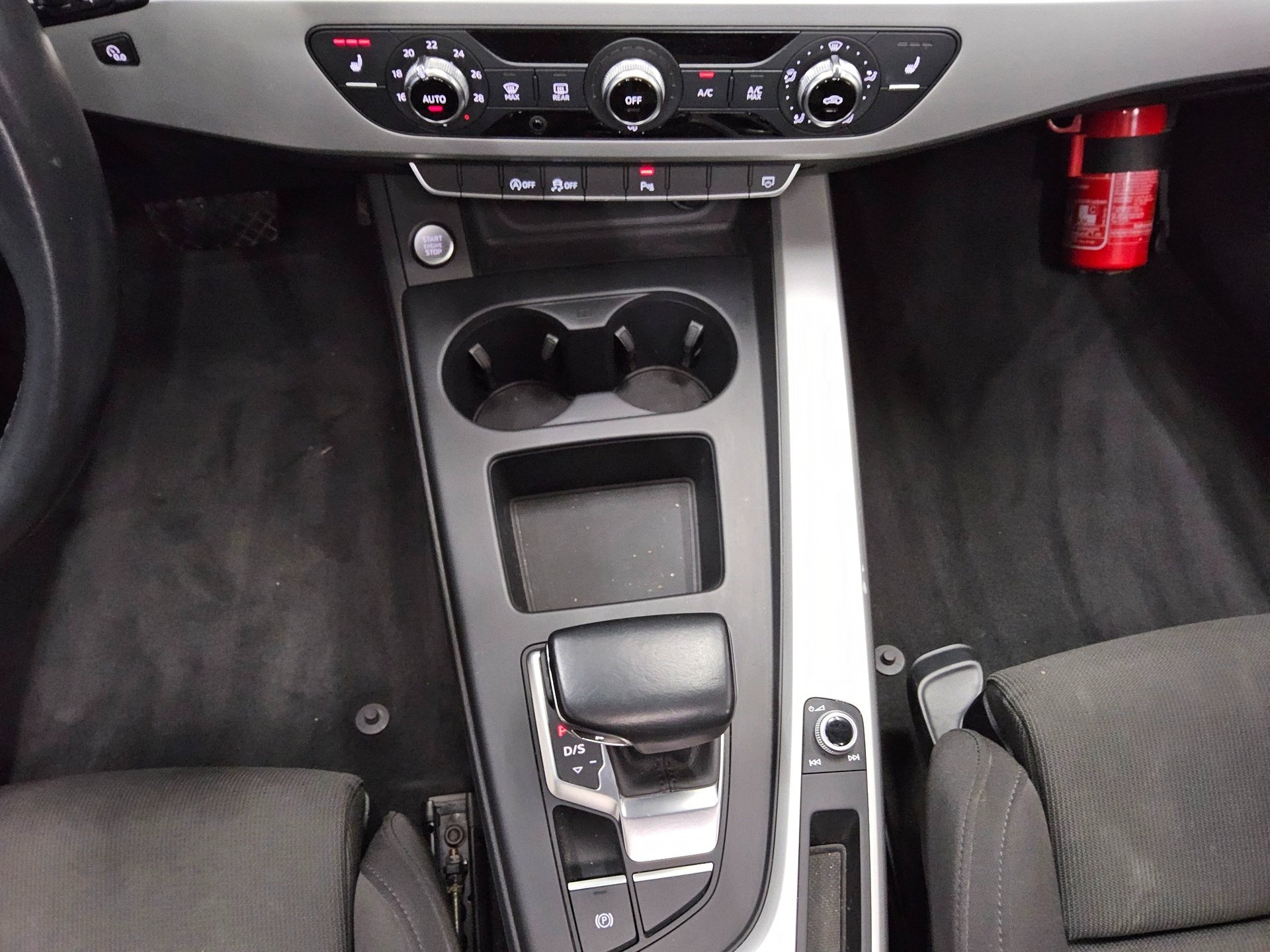 Audi A4 Avant 35 TDI Navi LED Shz Pano AHK el.Heck PDC 6