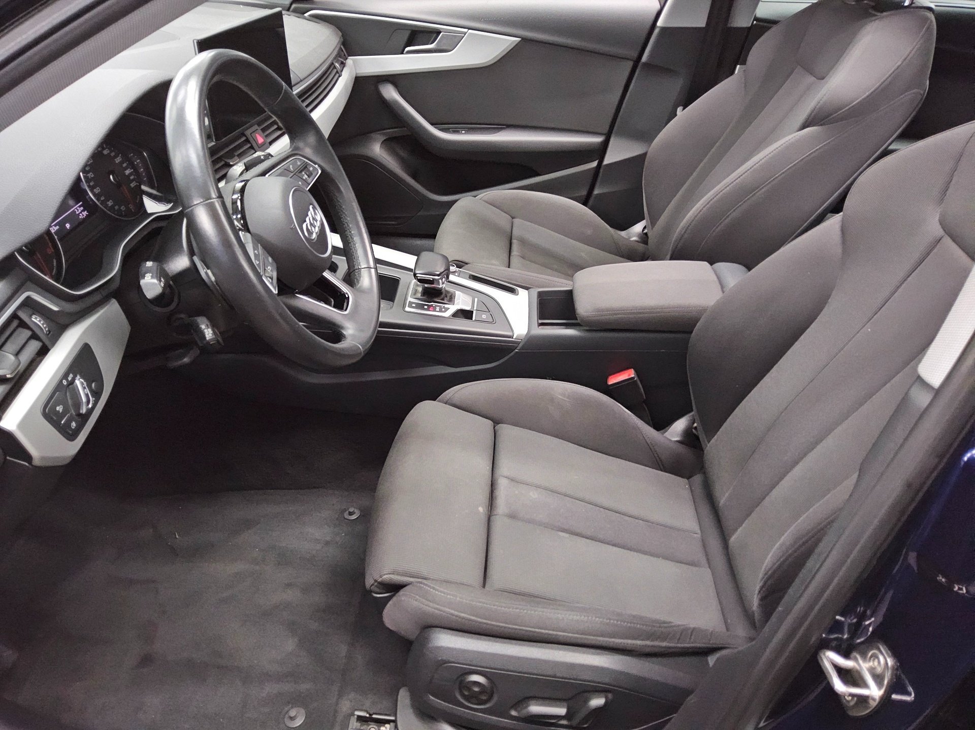 Audi A4 Avant 35 TDI Navi LED Shz Pano AHK el.Heck PDC 8