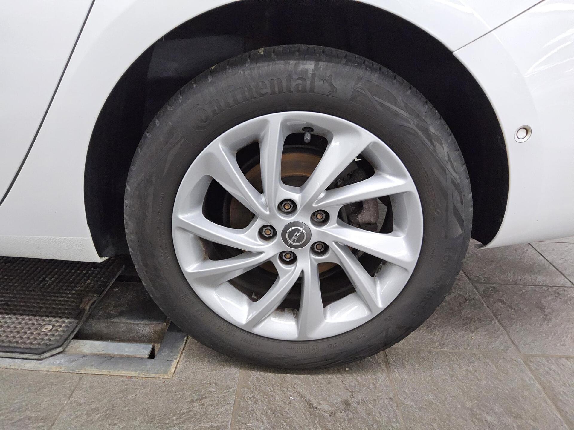 Opel Astra ST 1.5 D Elegance Navi LED Leder 4xShz AHK PDC 10